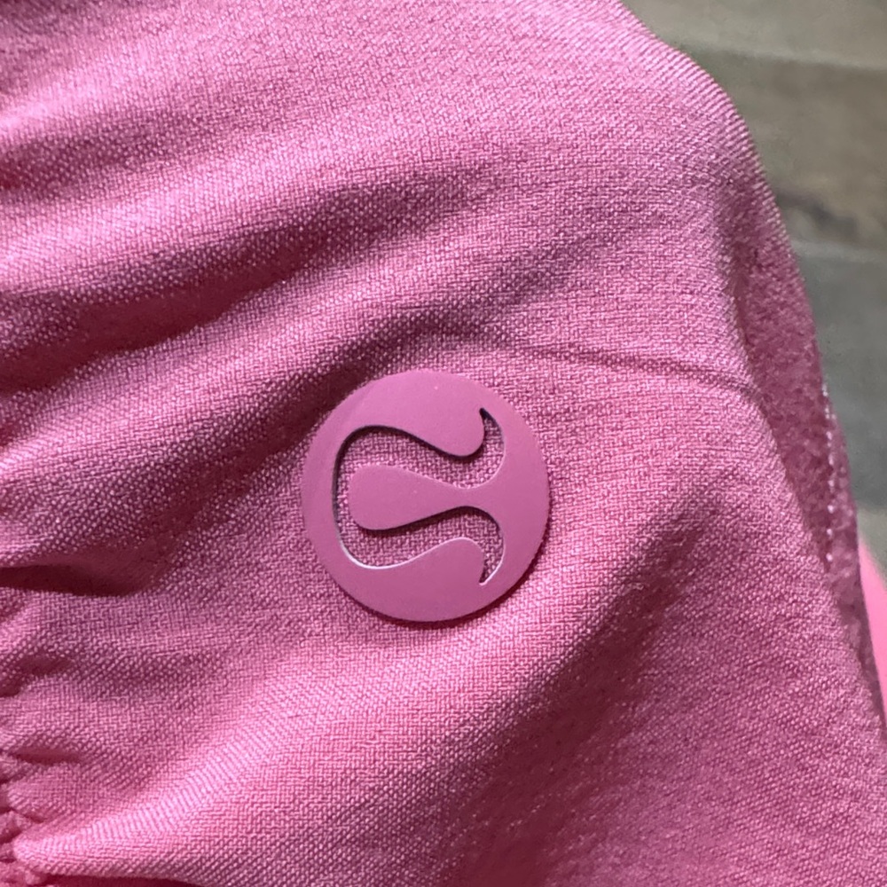Lululemon - Picture 2 of 5
